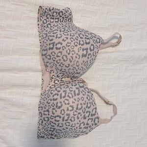 Victoria’s Secret incredible leopard bra